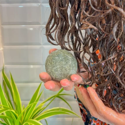 Champú sólido de romero natural – Anticaspa y regulador del sebo